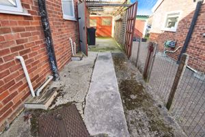 MALTINGS ROAD- click for photo gallery